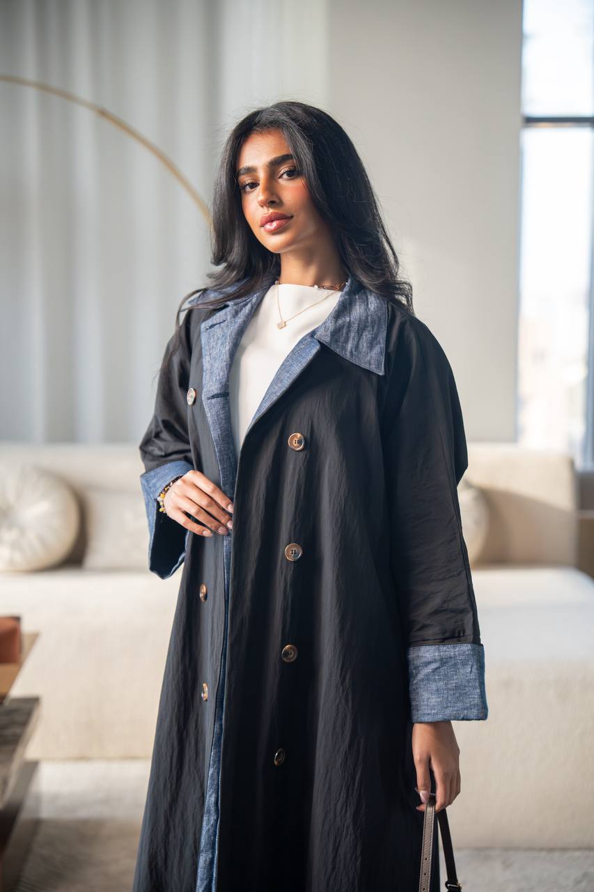 Black free size trench coat with jeans details. C:6656