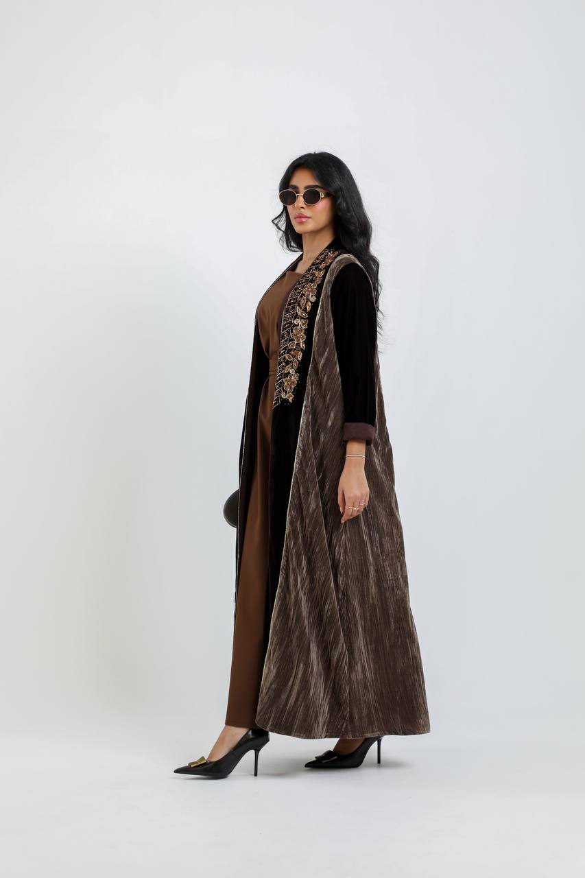 Velvet and crushed velvet abaya with hand embroidery. C:6722