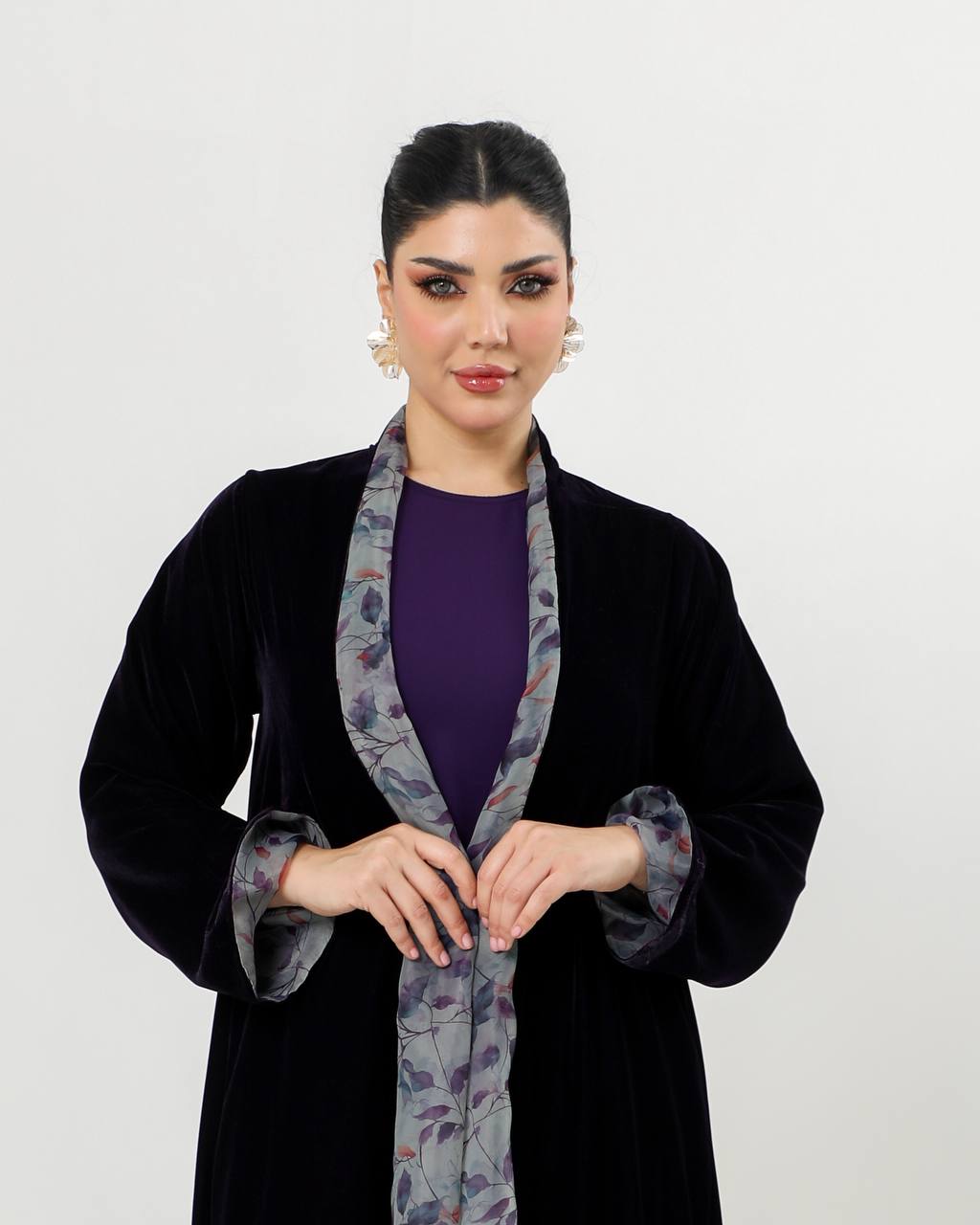 Double-face abaya made of organza fabric with purple velvet.C:6727