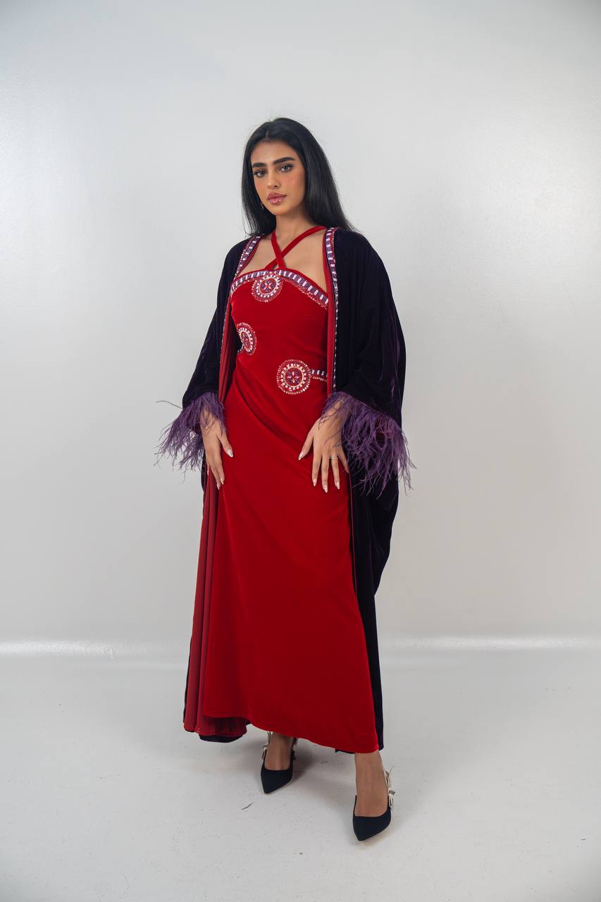 Velvet set with hand embellishment, consisting of a bisht and dress.C:6717