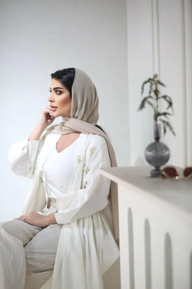 White linen cloak abaya with embroidery and pleats