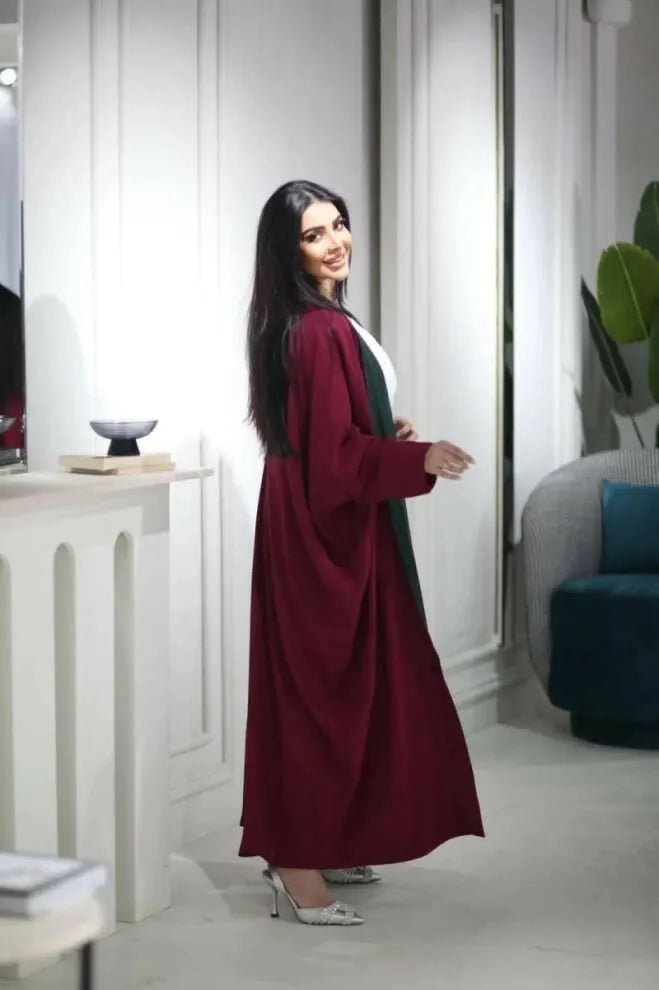 Free size padded crepe abaya in berry color with pleats