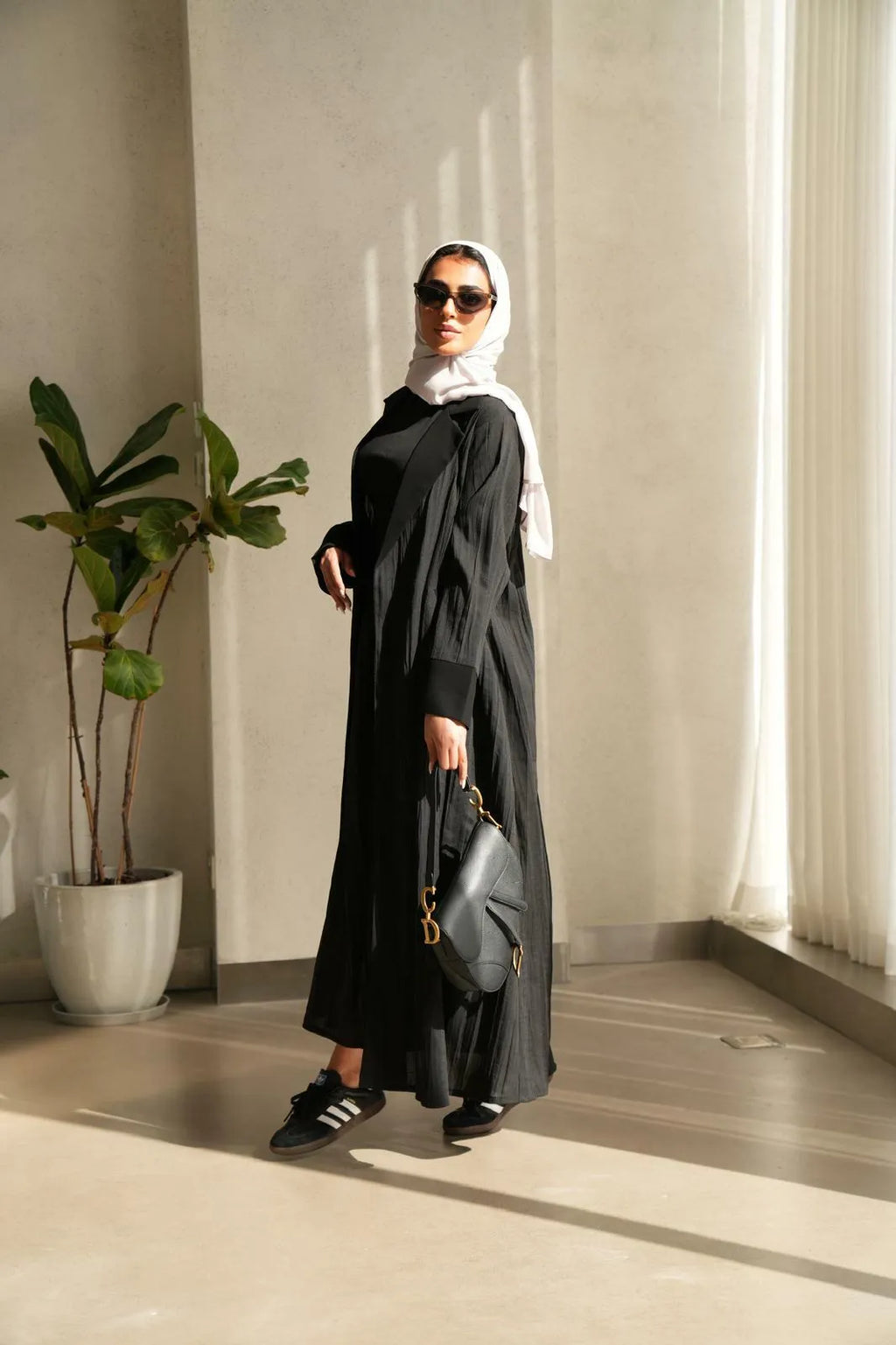 black linen abaya with crepe collar and sleeves