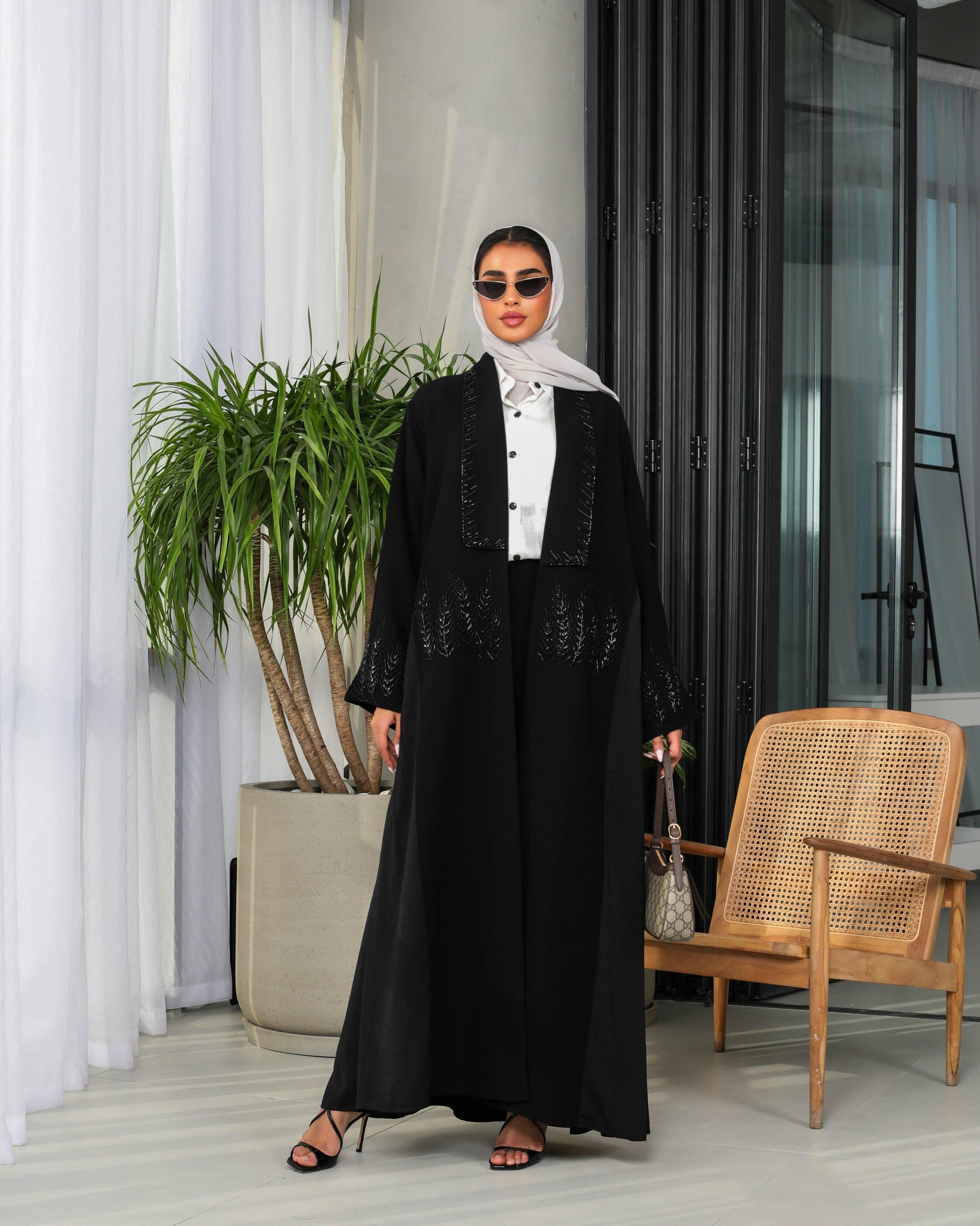 Black crepe blazer abaya with embroidery and pleats on the side