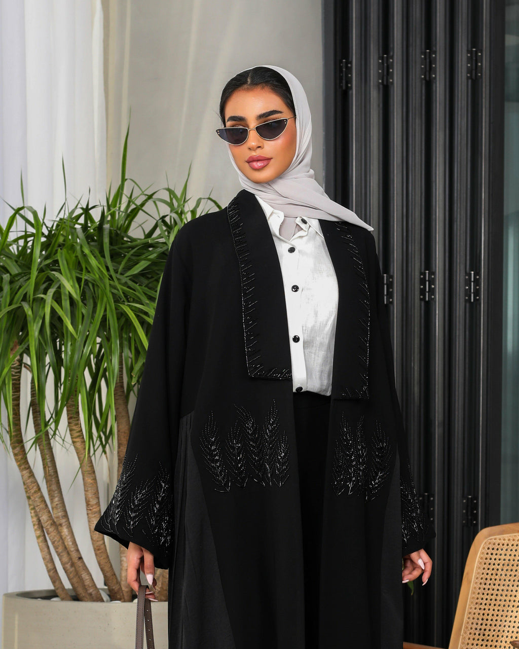 Black crepe blazer abaya with embroidery and pleats on the side