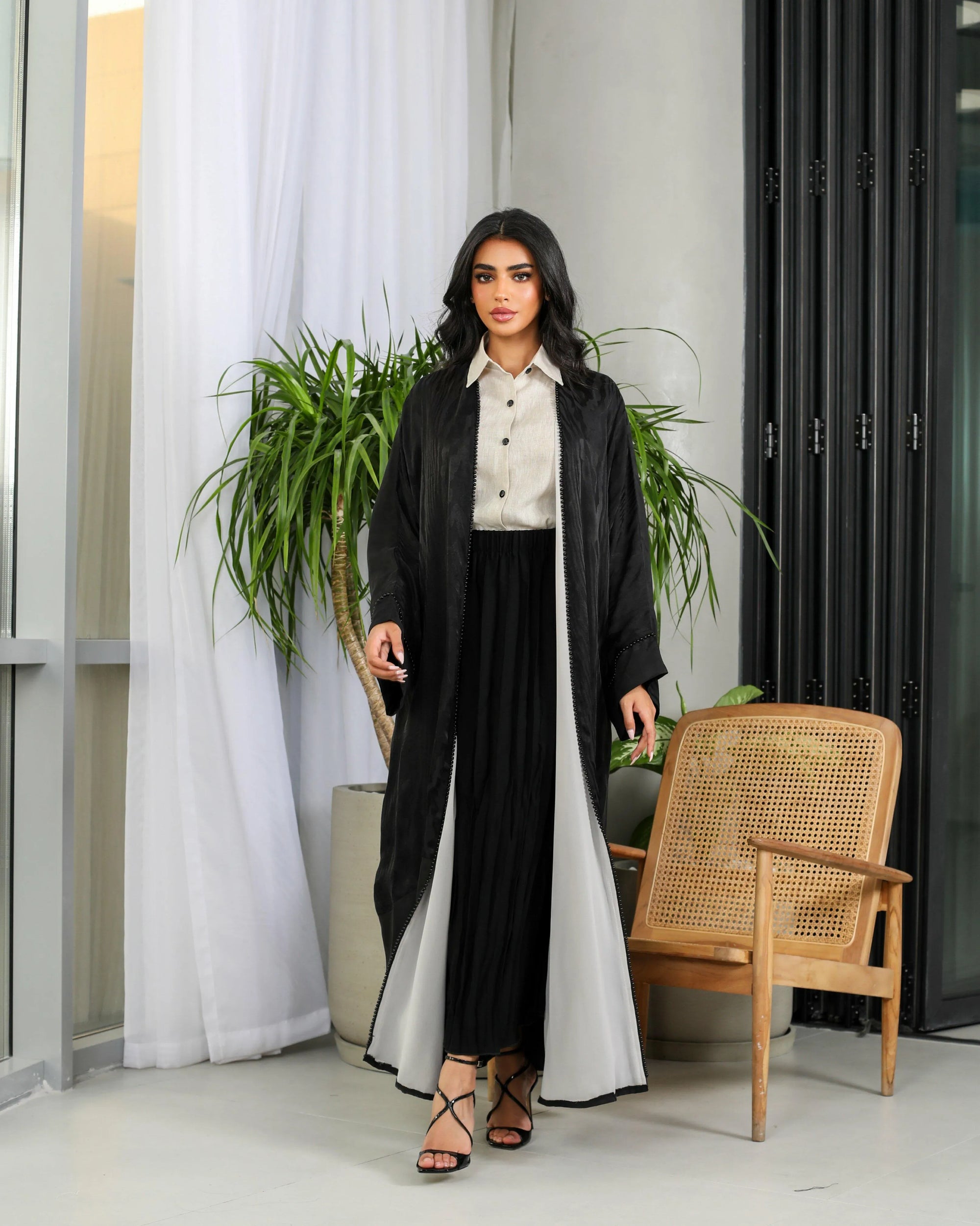 Black cobra bisht abaya