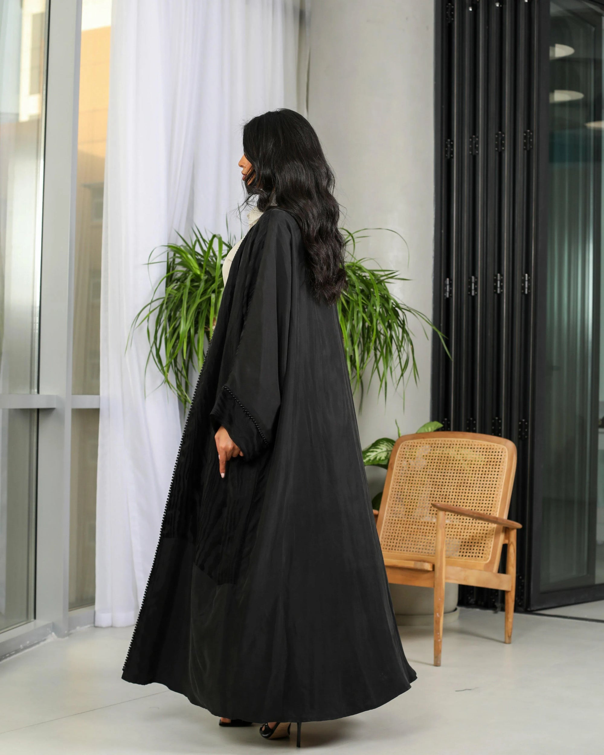 Black cobra bisht abaya