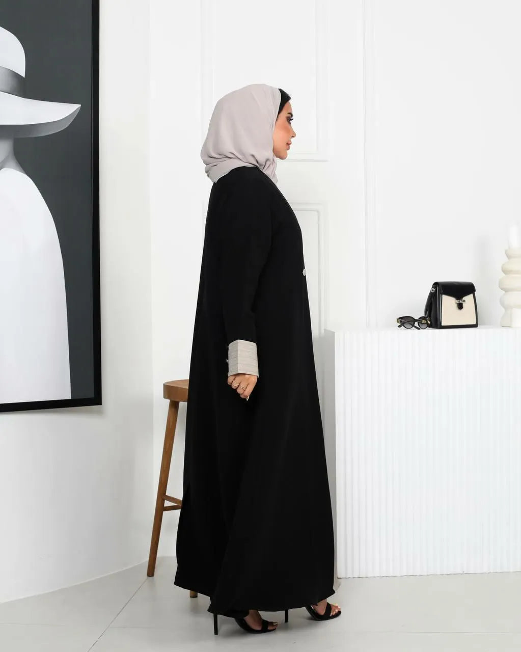 Black  crepe blazer abaya with a beige striped pattern on the front and sleeves