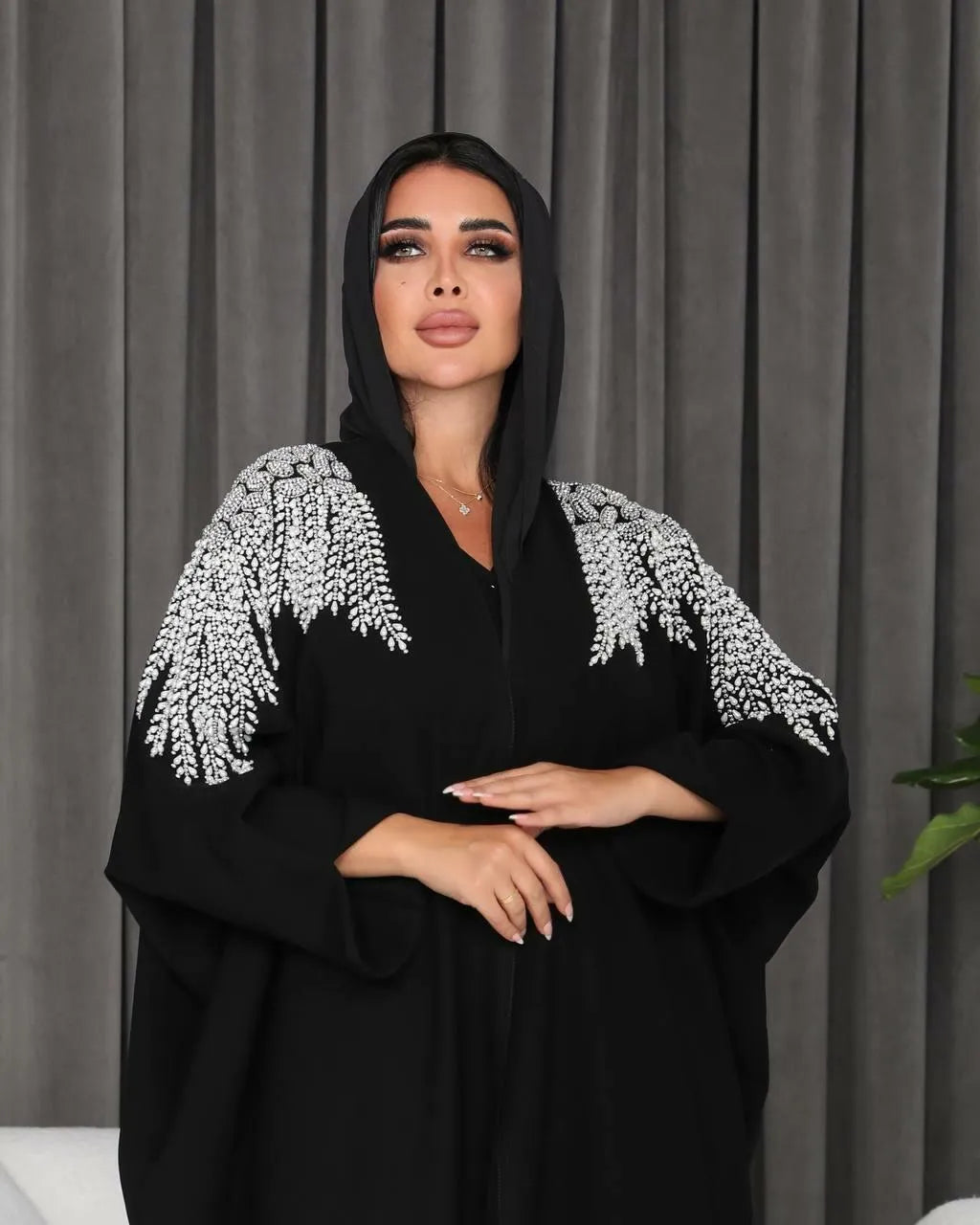 Black crepe besht abaya with handmade beat