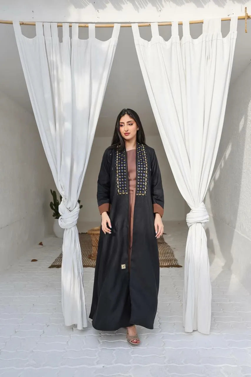 Black linen abaya with beat