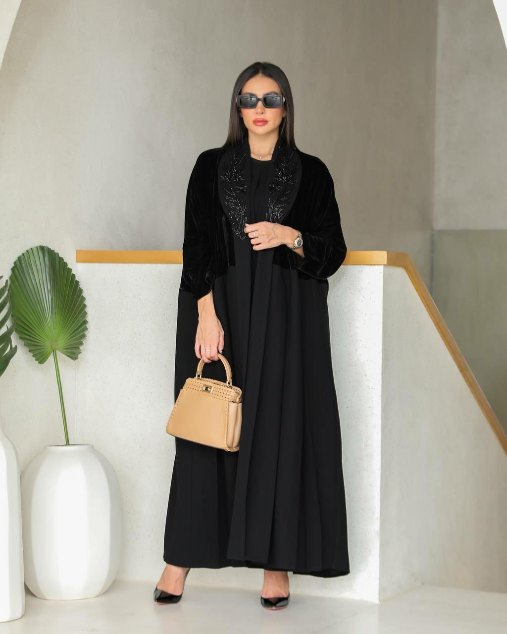 Black valvet and crepe blazer abaya with embrodery on the collar-free size