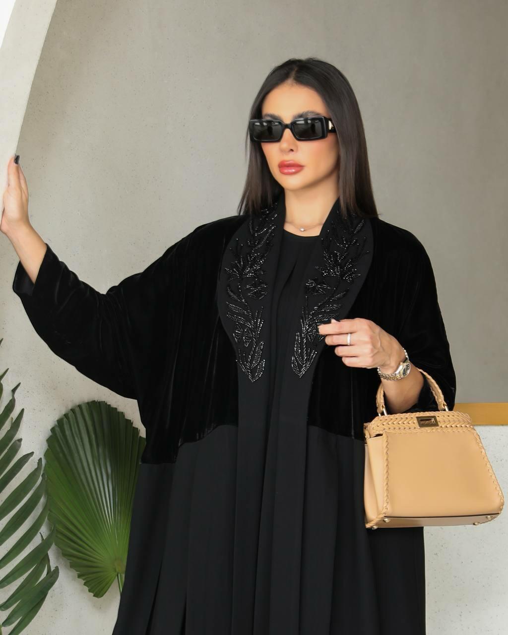 Black valvet and crepe blazer abaya with embrodery on the collar-free size