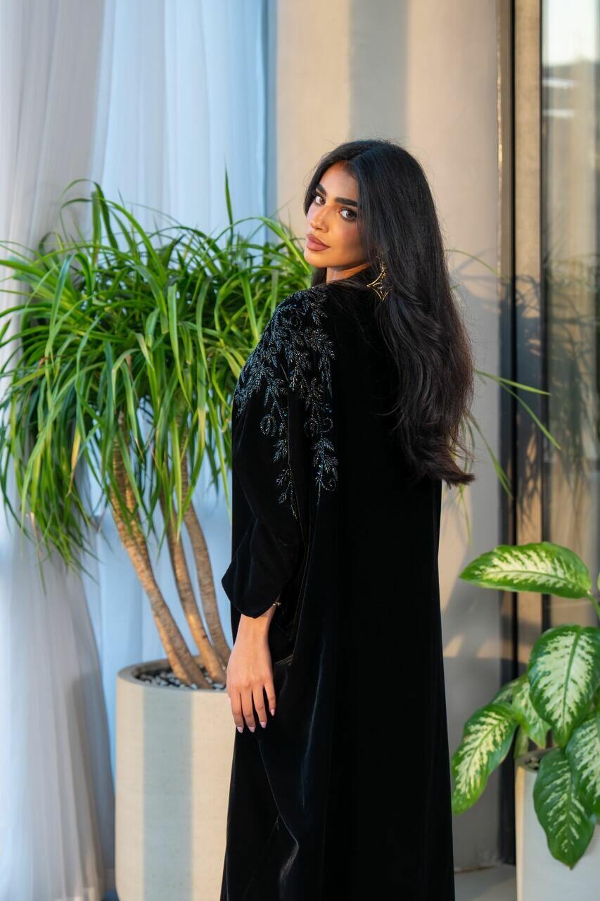 Black velvet bisht abaya with embroidery-free size