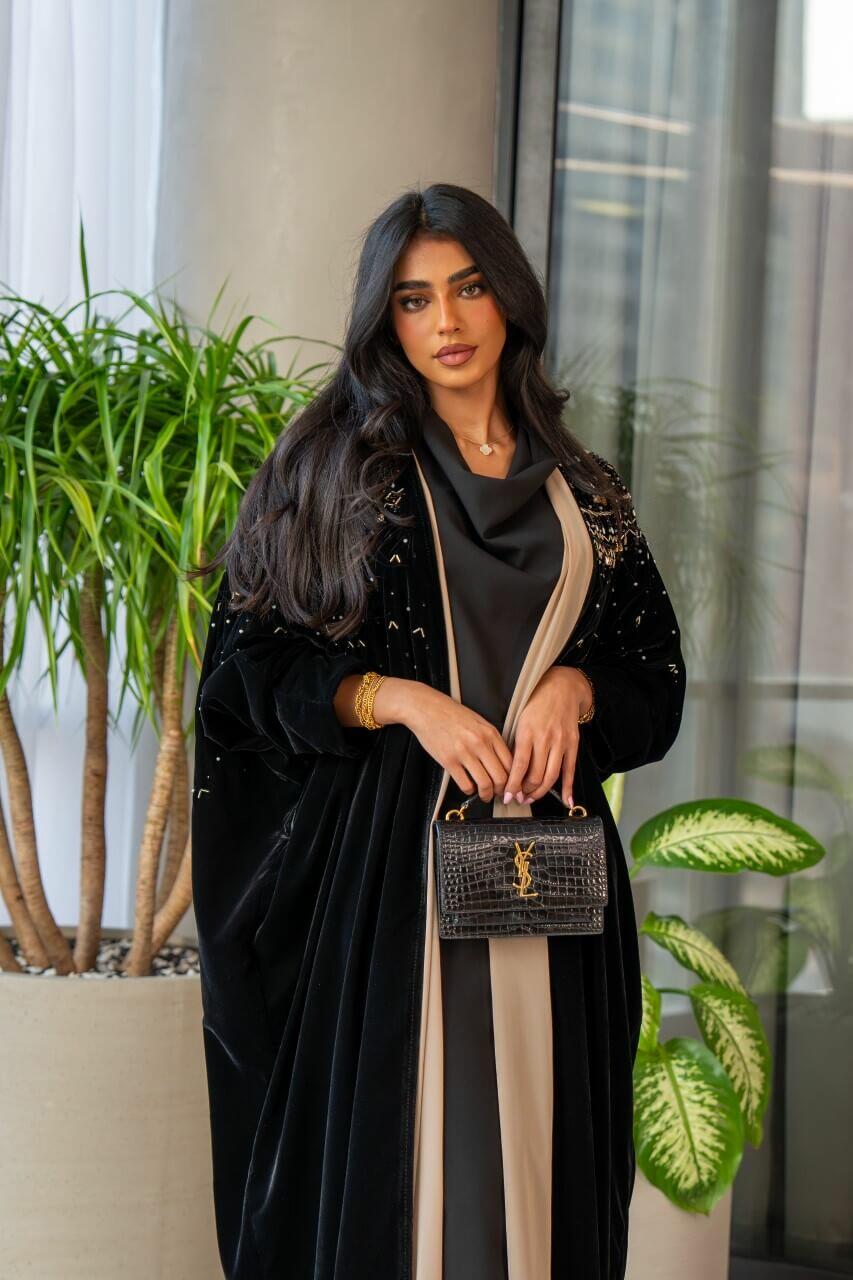 Black velvet bisht abaya with embroidery-free size