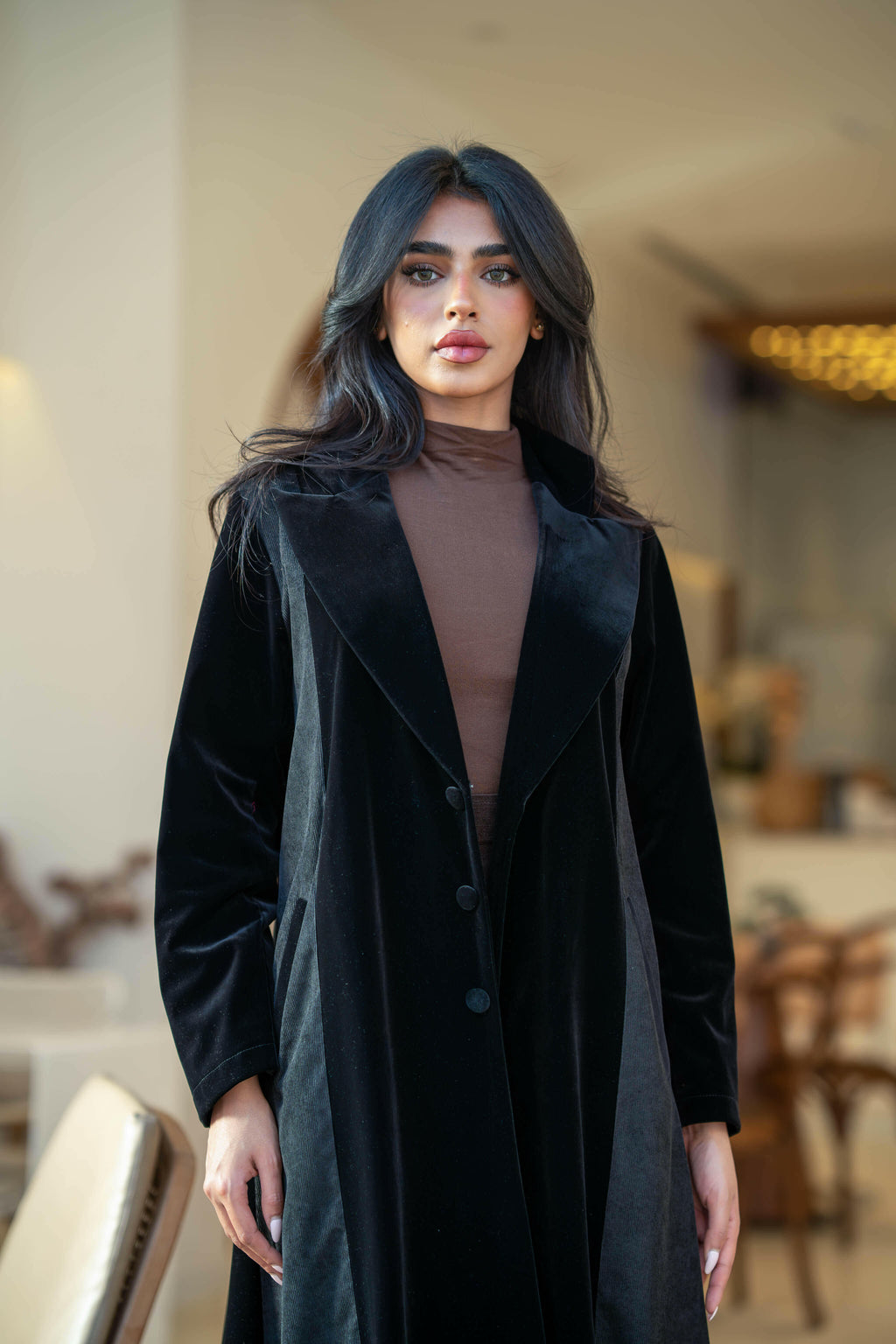 عباية كريب سوداء مع مخمل
