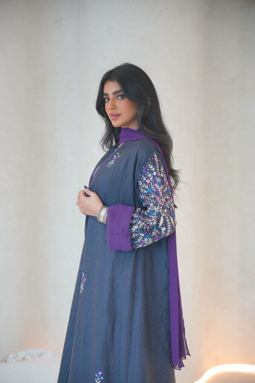 Navy linen abaya with embroidery