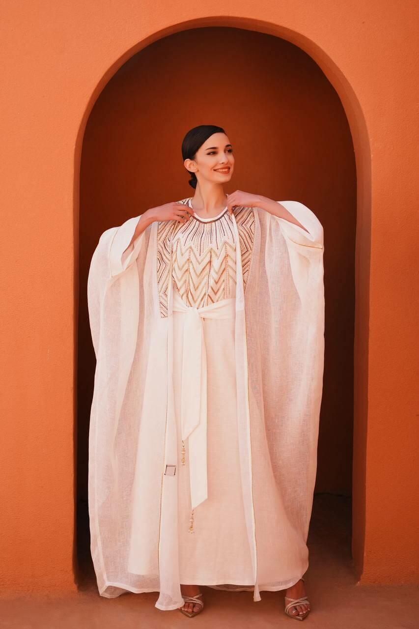 White burlap bisht abaya with linen dress color with a handmade sash