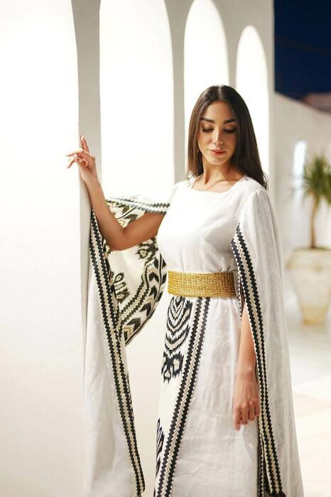 White linen daraa with  white embroidered linen