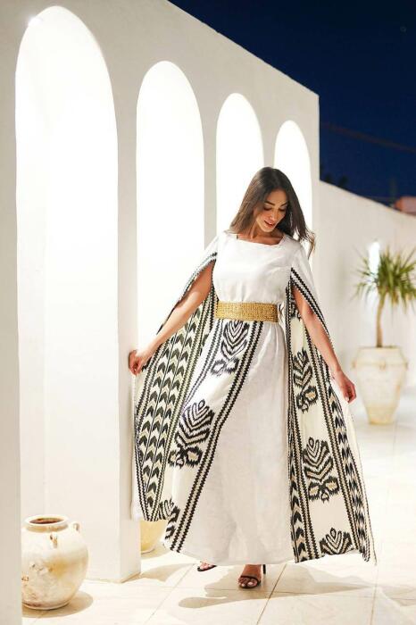 White linen daraa with  white embroidered linen