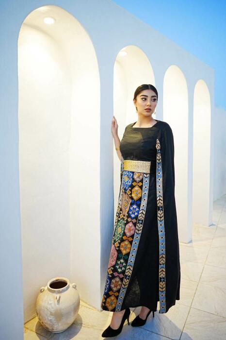 Black linen daraa with embroidered linen in black