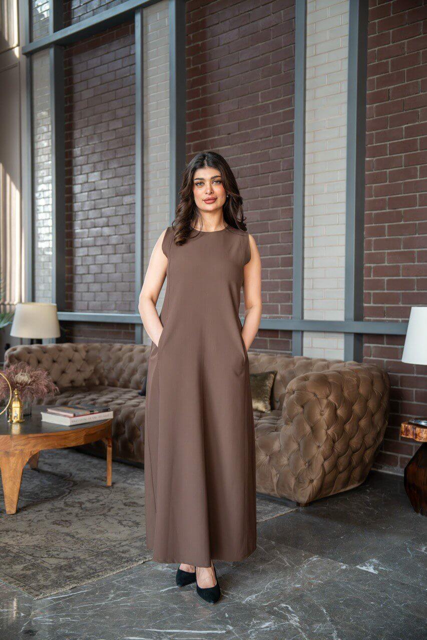 Brown crepe dress with side pockets
