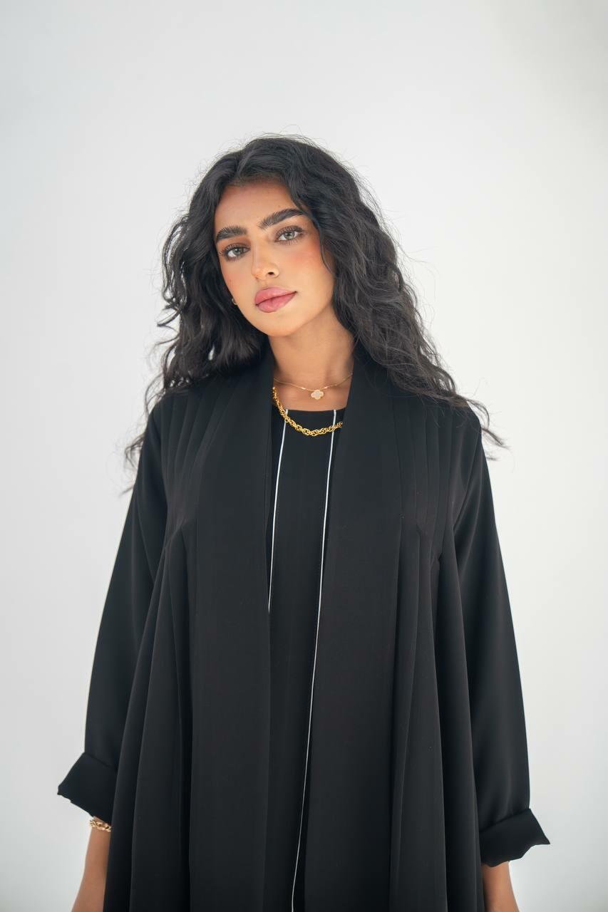 Black crepe practical abaya with pleats