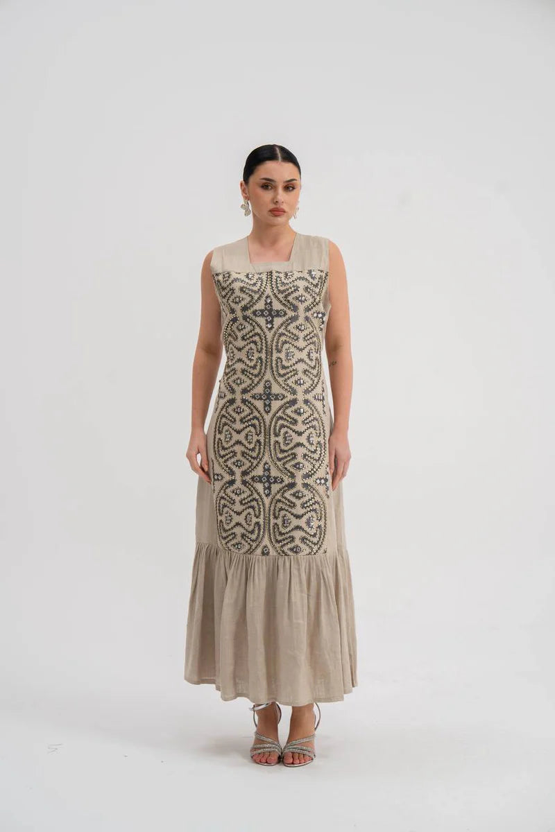 Beige linen dress with embroidery. C:224
