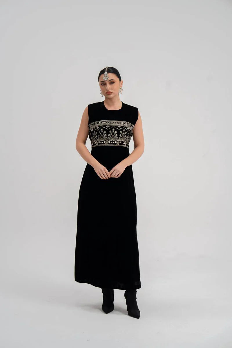 Black velvet abaya with embroidery (with inner set). C:6744