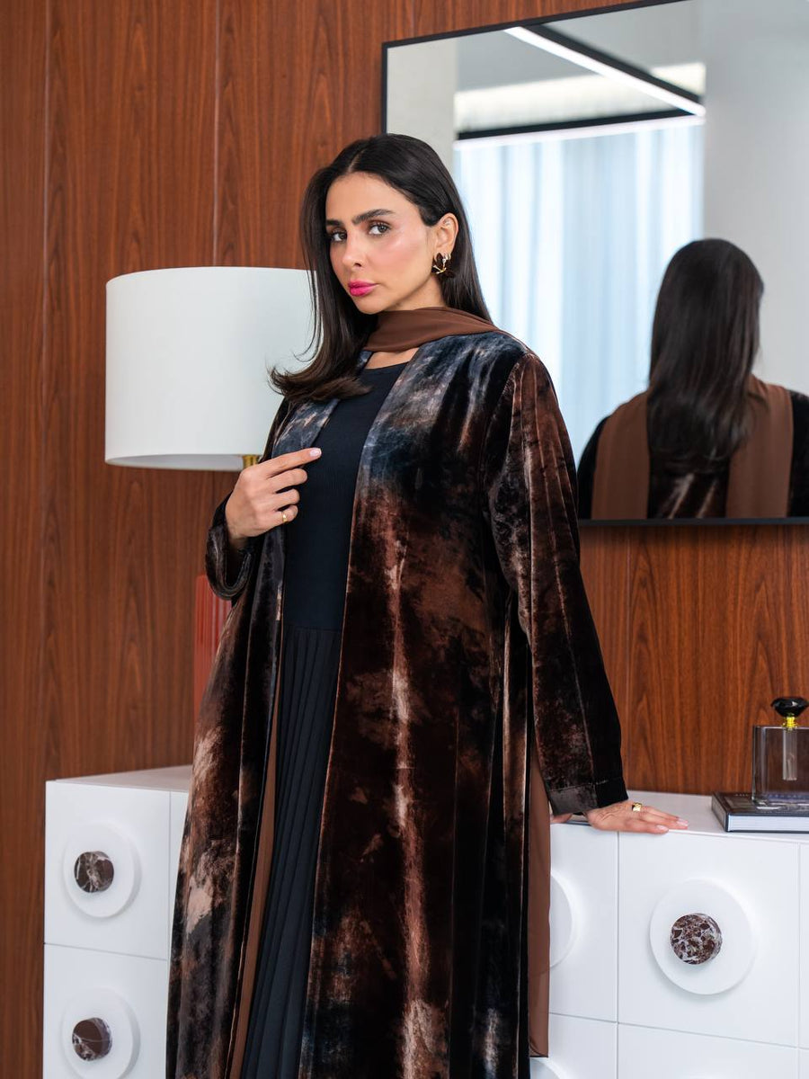 Abaya made of patterned velvet