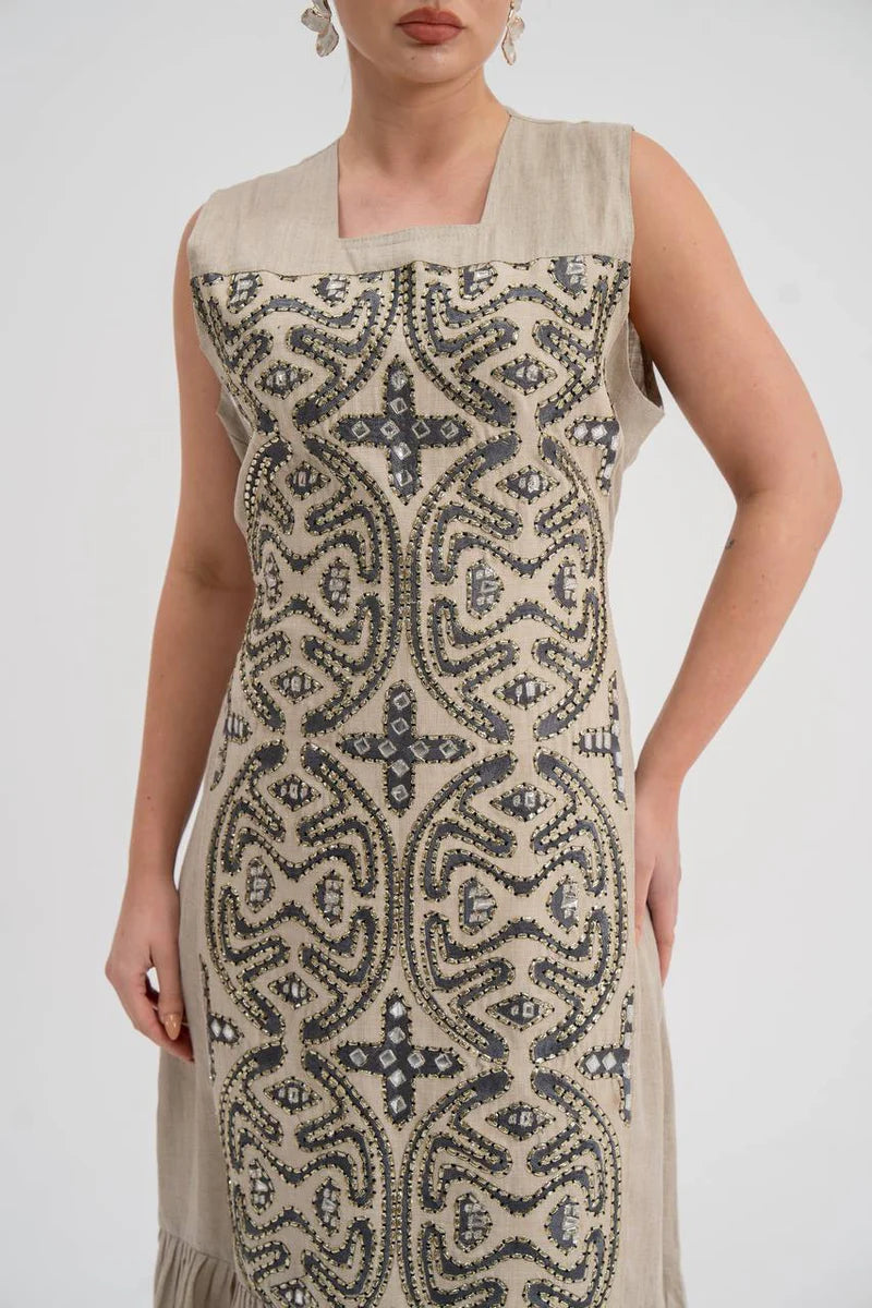 Beige linen dress with embroidery. C:224