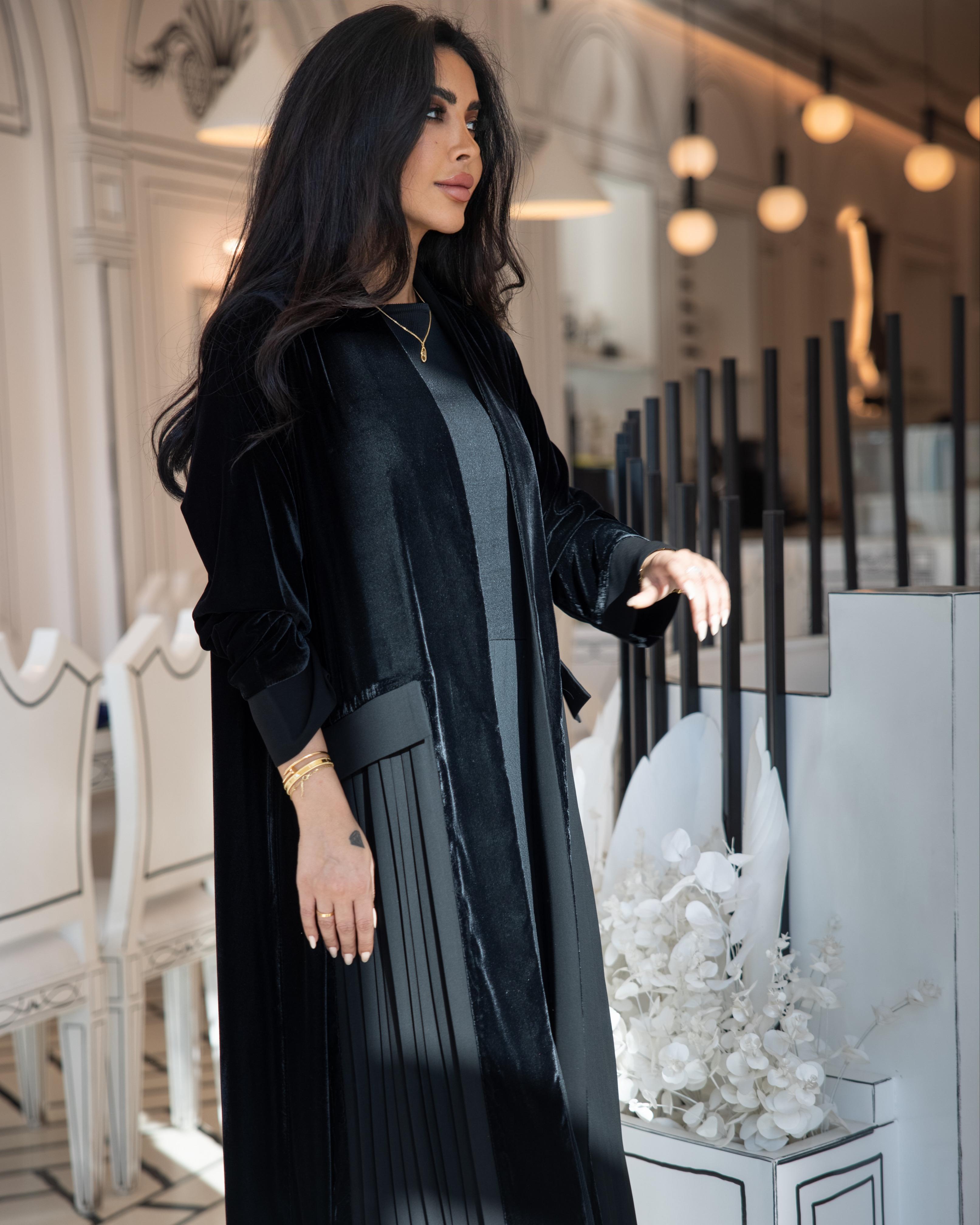 عباية مخملية سوداء C:6359BLACK