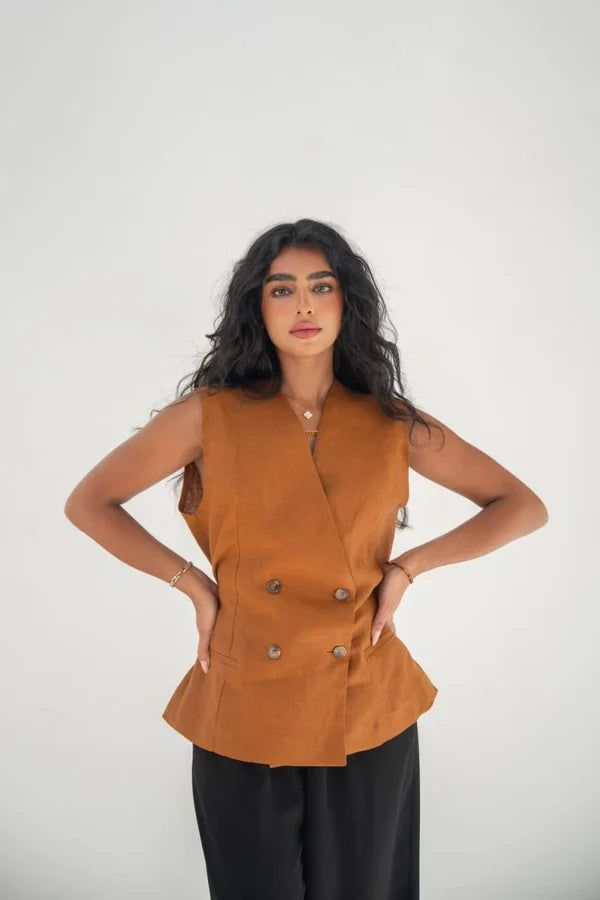 Camel linen vest with black crepe pants C:206