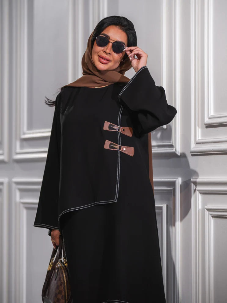 عباية سوداء مكشكشة مع حزام بني صغير C:6455 أسود