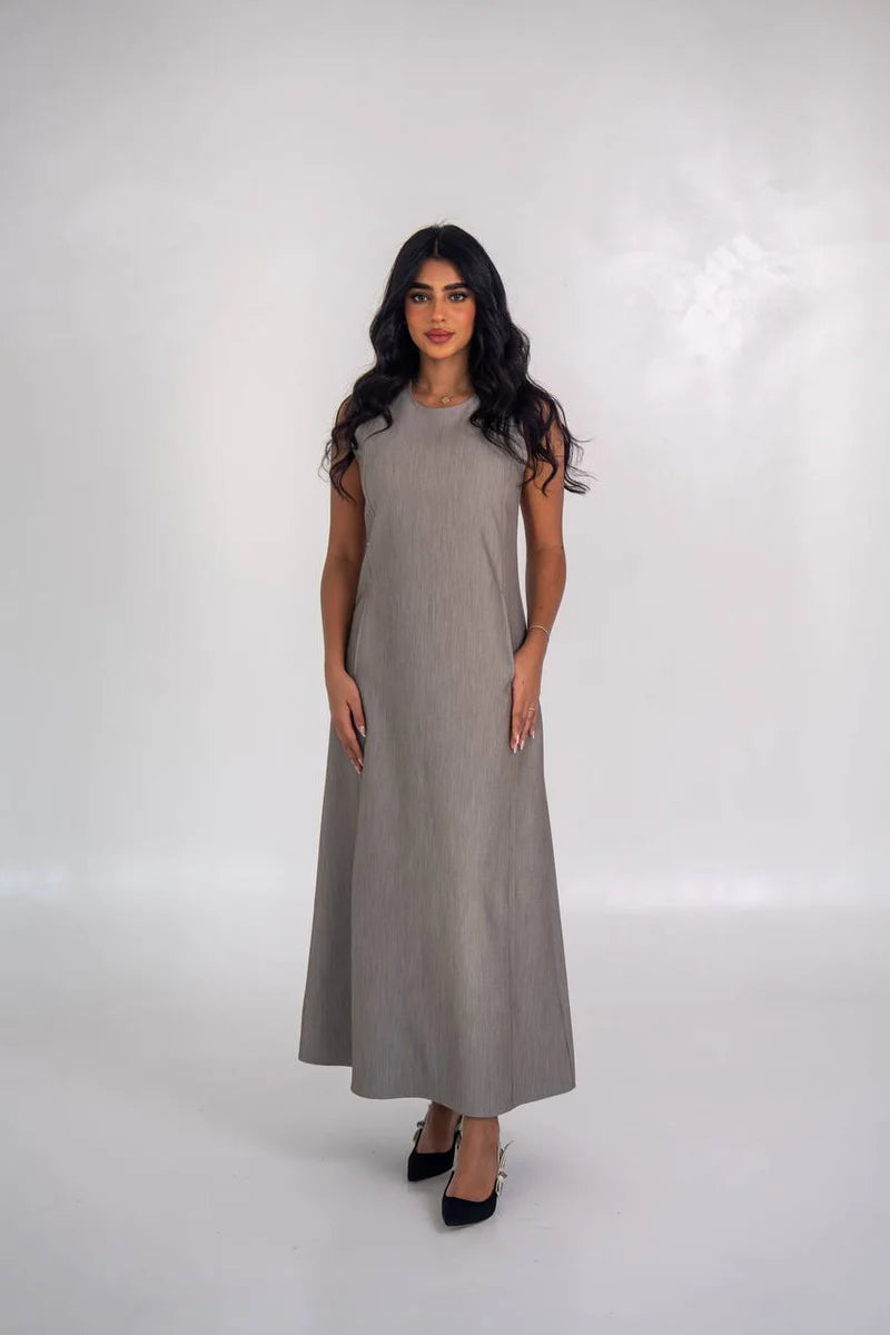 crepe dress in gray. C:197 Gray