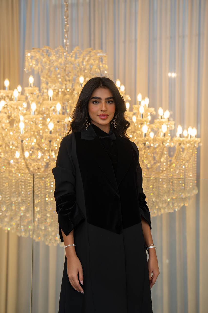 Black Crepe abaya with velvet