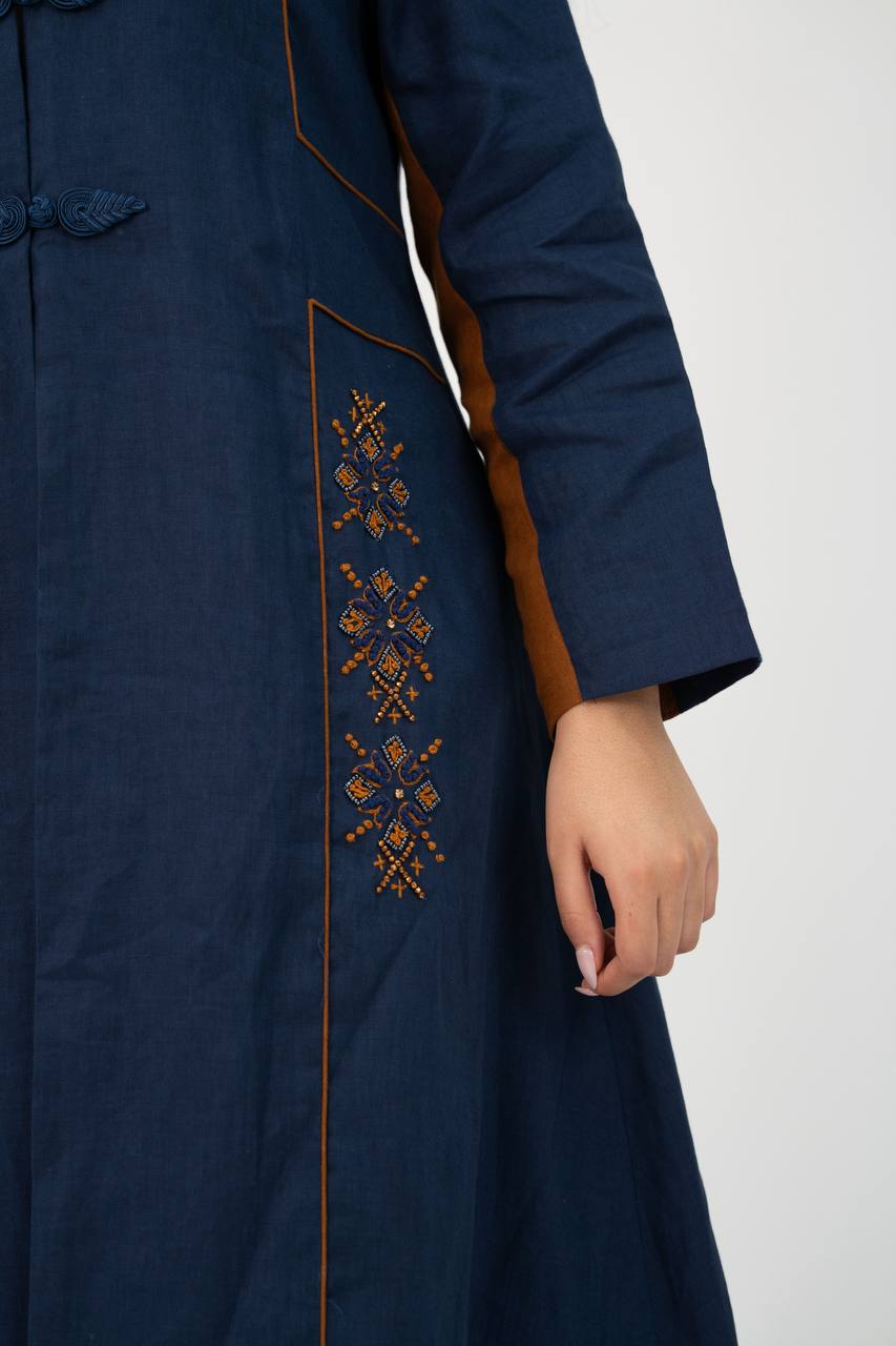 Linen abaya in navy blue with hand-stitched detail