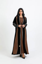 Velvet and crepe abaya with white embroider