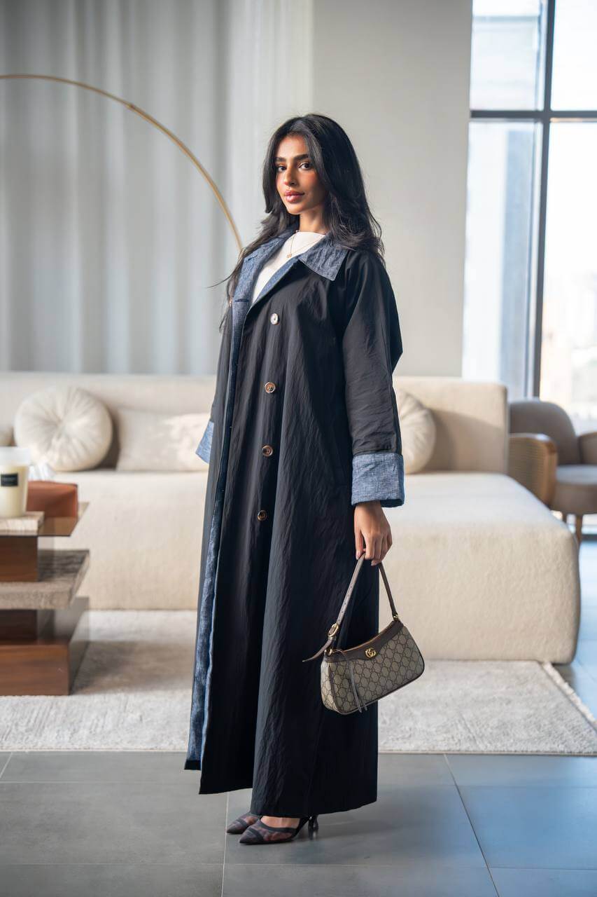 Black trench coat with denim details-free size