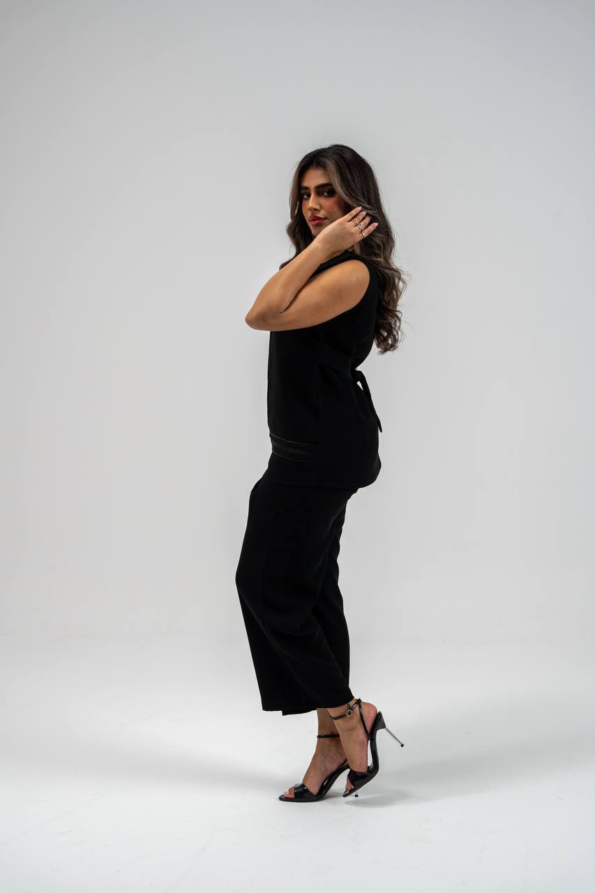 Blouse and pants set, black crepe