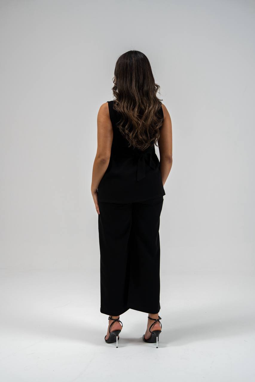Blouse and pants set, black crepe