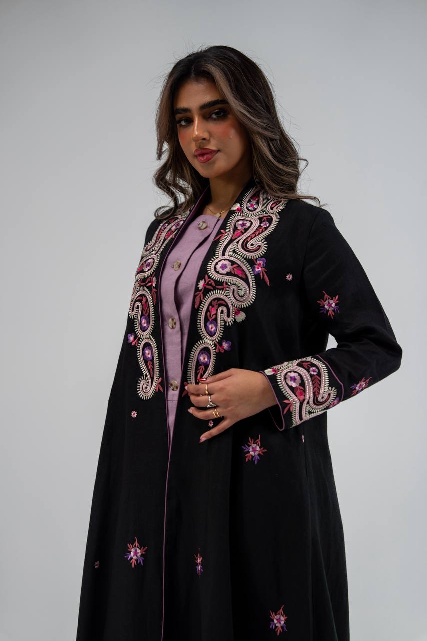 Linen abaya in black with embroidery