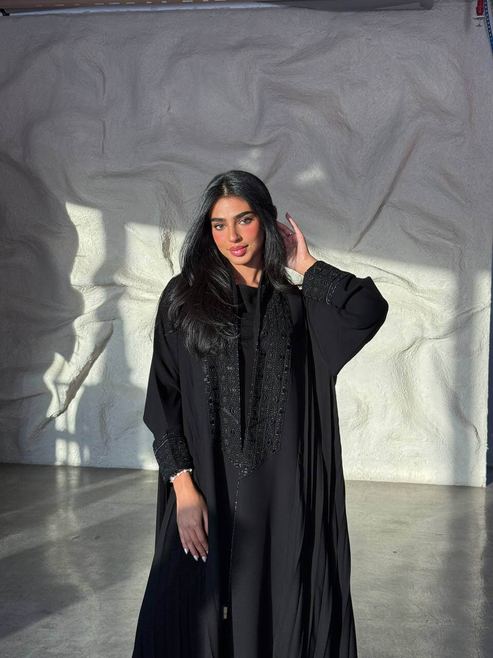 Crepe abaya with blouse and pants, in black