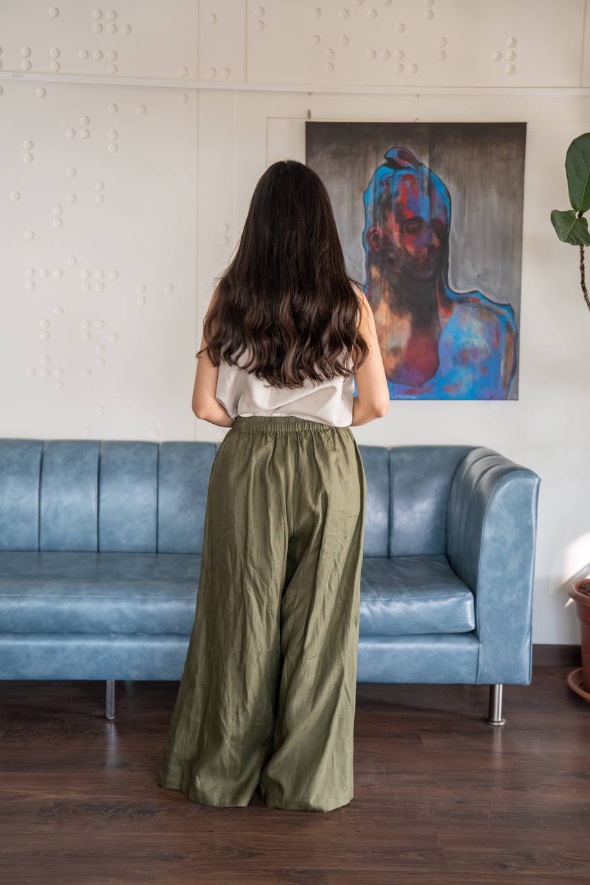 Beige blouse and green pants set in linen fabric