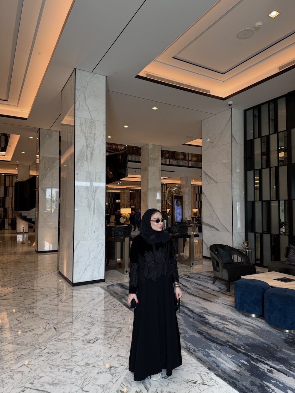 Velvet Abaya with Lace & Crepe Details – 2084
