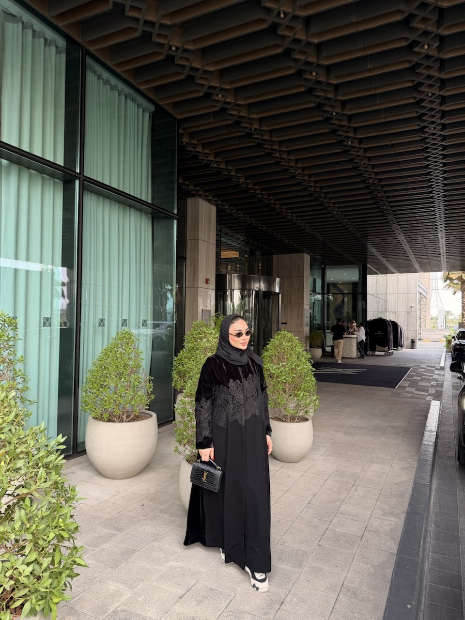 Velvet Abaya with Lace & Crepe Details – 2084