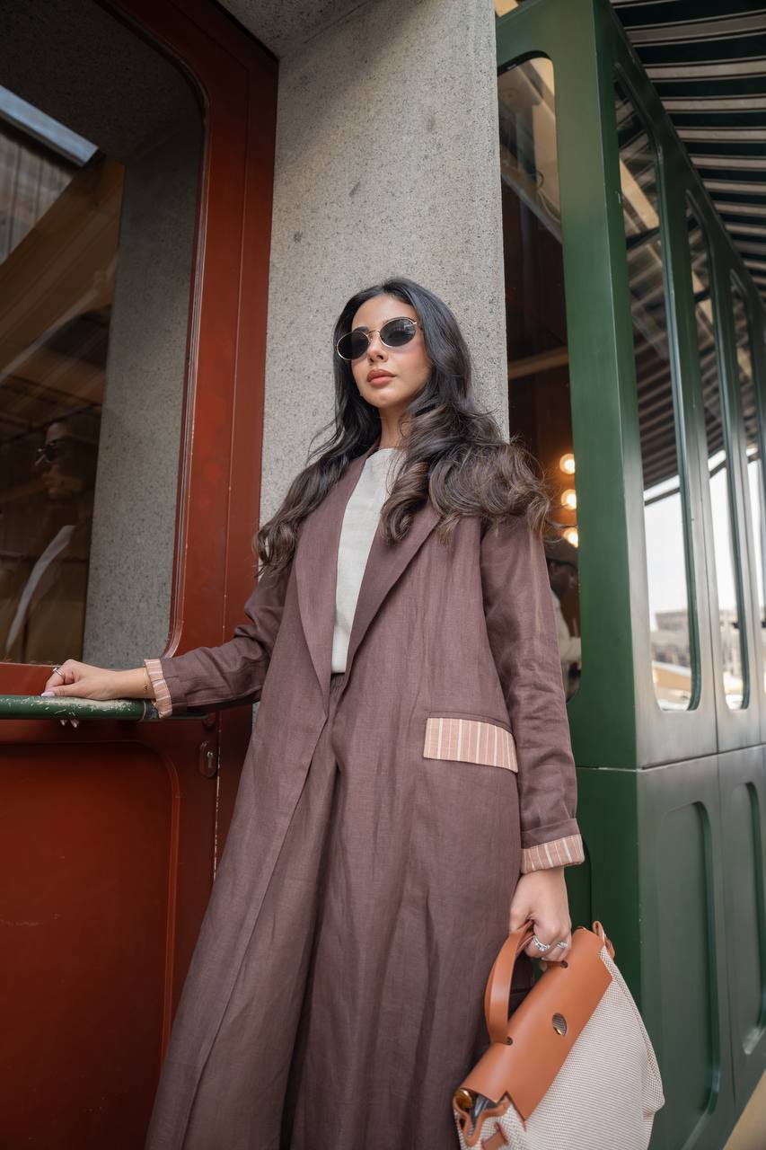 Linen abaya in brown