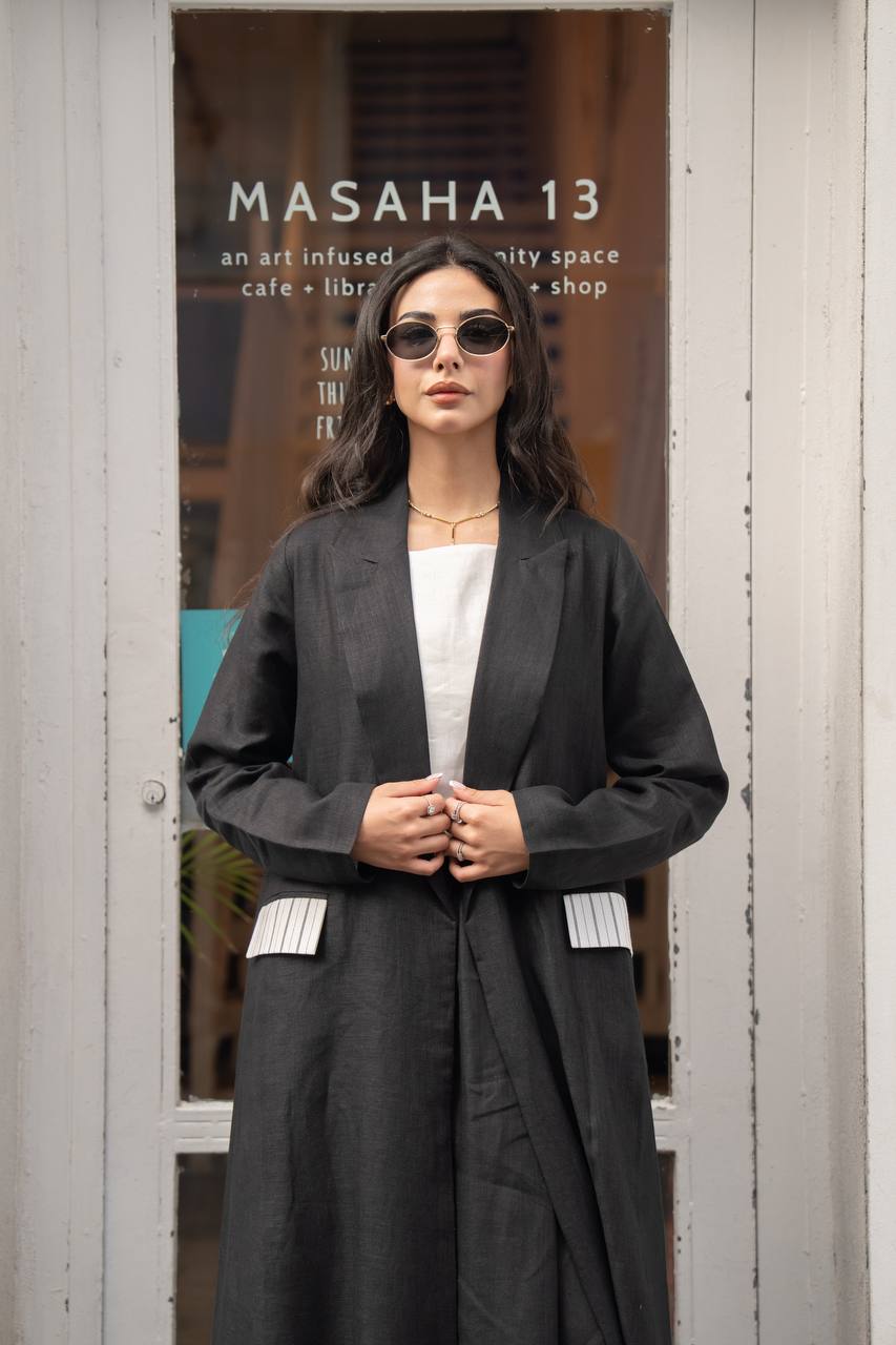 Linen abaya in black