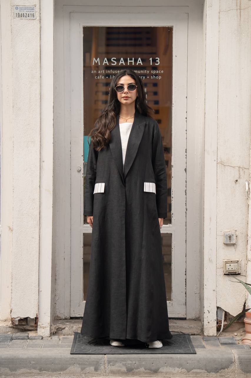 Linen abaya in black