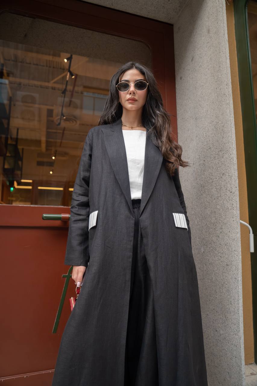 Linen abaya in black
