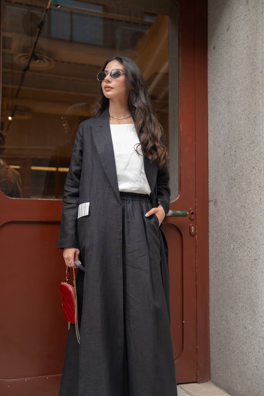 Linen abaya in black